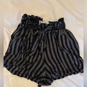 Hollister flowy black and grey stripped shorts with tie and pockets